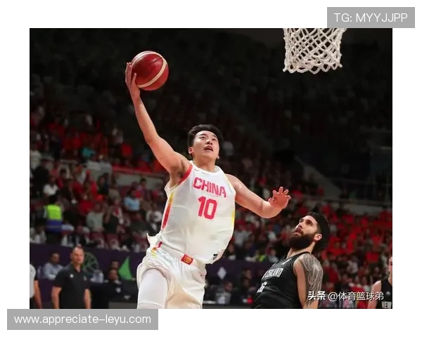 中国男篮力克强敌晋级世界杯四强 锋线新星展现绝佳状态